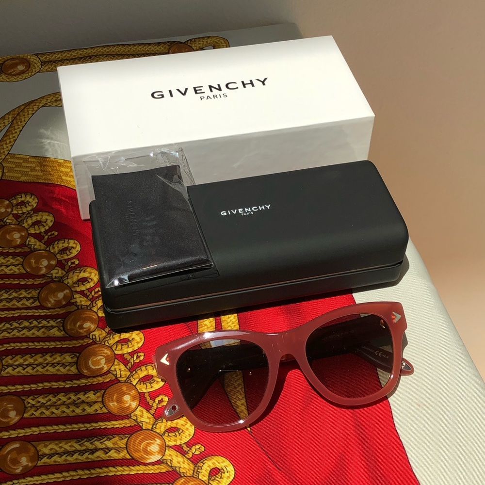 NEW Givenchy GV7010/S Pink Unisex Sunglasses